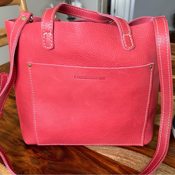 Portland Leather Handbags - LAST ONE!! NWT Sugar Medium Crossbody Tote Bag Portland Leather 🦄 Pink Purse